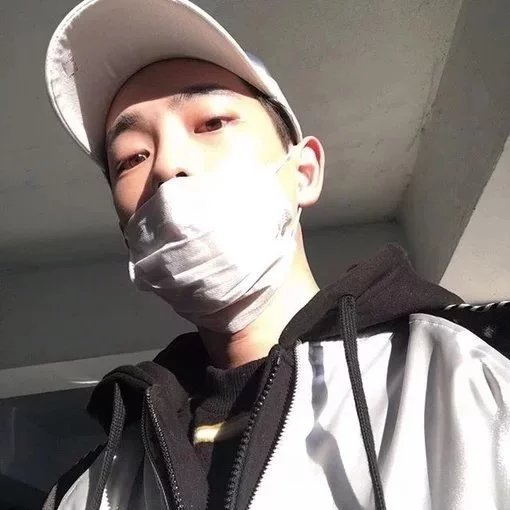 梁贤竹刚