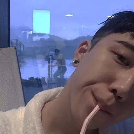 杨凡鸿叶