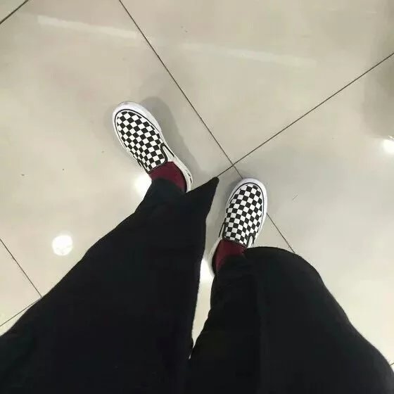 师艺伯钧