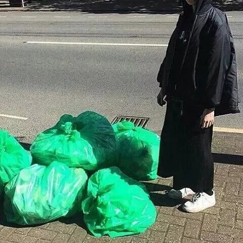 盛春伊媛
