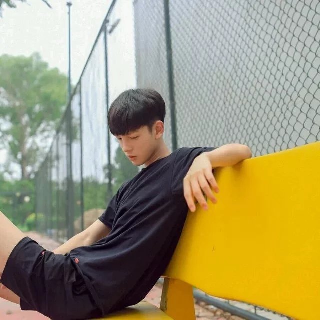 房曼莲睿