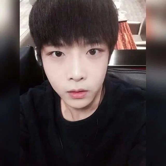 郑轮宝玲